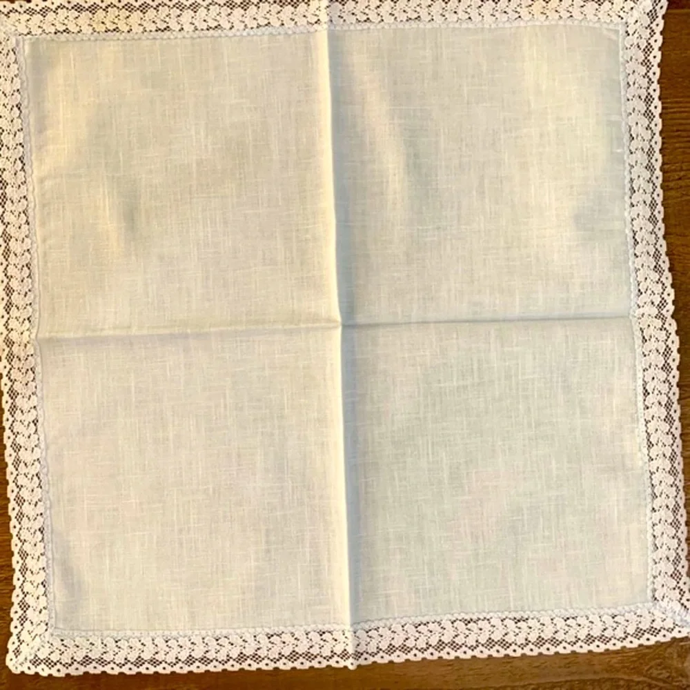 Elegant blue Lace-Trimmed Napkins
